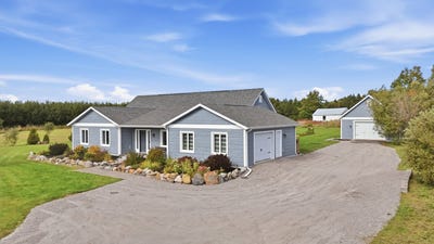 /international/ca/219-av-du-pere-nouvel-rimouski-quebec-310110339993/