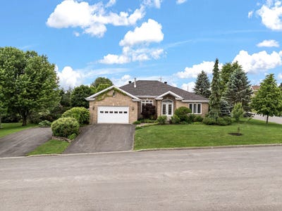 /international/ca/4107-rue-des-pruniers-lac-megantic-quebec-310109075776/