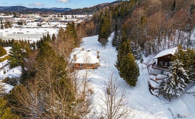 /international/ca/6-place-desjardins-sainte-agathe-des-monts-quebec-310106685821/