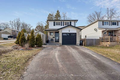 /international/ca/56-hemingway-crescent-barrie-ontario-310107292149/