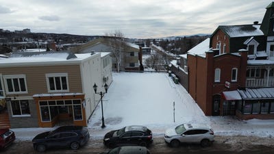 /international/ca/376-rue-lafontaine-riviere-du-loup-quebec-310105027056/
