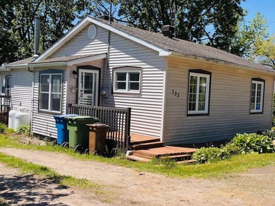 /international/ca/135-rue-de-la-berge-grenville-sur-la-rouge-quebec-310108589642/