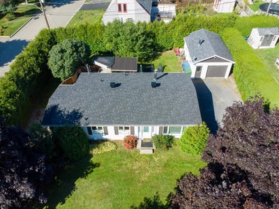 /international/ca/165-rue-pierre-bouliane-la-malbaie-quebec-310120071136/