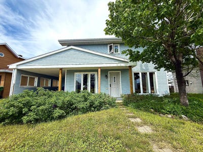 /international/ca/17-rue-de-tonawanda-port-cartier-qc-g5b2c4-ca-port-cartier-quebec-310100438063/