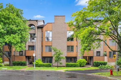 /international/ca/5407-place-plamondon-saint-lambert-quebec-310105072129/