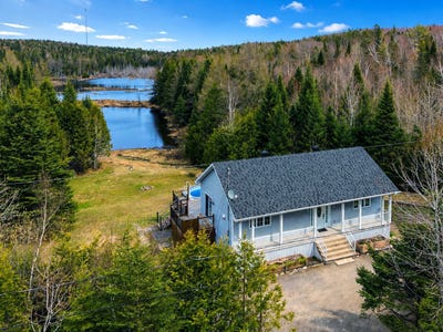 /international/ca/450-rue-bourbonnais-saint-calixte-quebec-310108038063/