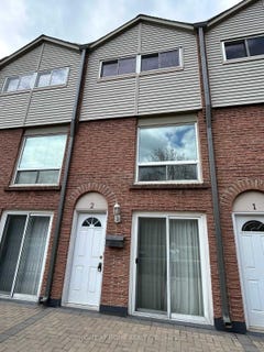 /international/ca/2-1666-queen-street-e-toronto-ontario-310107491584/