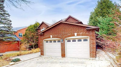 /international/ca/lower-2-62-mcclenny-drive-aurora-ontario-310103466790/