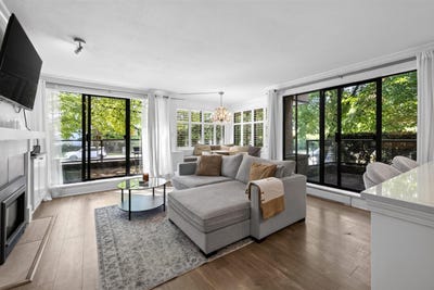/international/ca/1702-chesterfield-avenue-101-north-vancouver-british-columbia-310120075034/