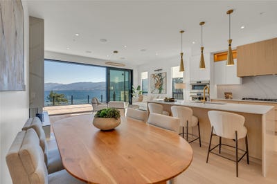 /international/ca/602-lakeshore-drive-401-penticton-british-columbia-310102480756/