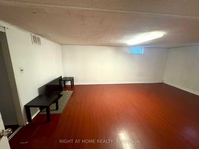 /international/ca/basemen-45-rockport-crescent-richmond-hill-ontario-310100432924/