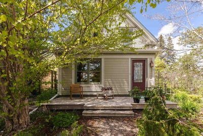 /international/ca/10317-st-margarets-bay-road-hubbards-nova-scotia-310108484566/