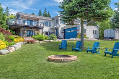 /international/ca/116-whitecap-ridge-black-point-nova-scotia-310109502186/