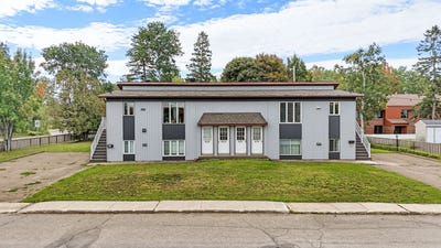 /international/ca/425-av-rouleau-rimouski-quebec-310110285792/