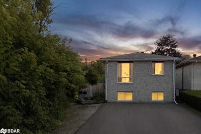 /international/ca/572-spruce-street-collingwood-ontario-310099312842/