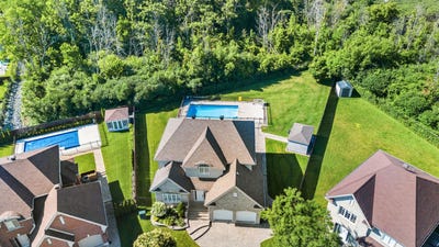 /international/ca/561-boul-chevremont-l-ile-bizard-sainte-genevieve-quebec-310105234838/