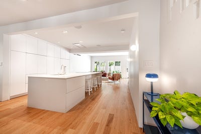 /international/ca/2509-rue-st-charles-montreal-le-sud-ouest-quebec-310108701170/