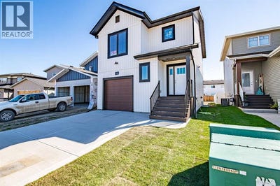 /international/ca/130-norseman-close-penhold-alberta-310119976362/