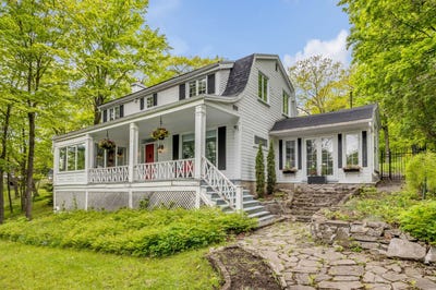 /international/ca/8210-ch-royal-sainte-petronille-quebec-310108642451/