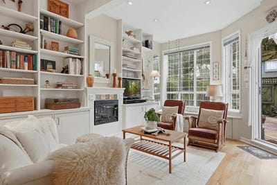 /international/ca/3440-w-broadway-123-vancouver-british-columbia-310108320991/