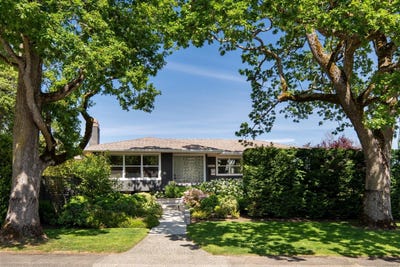 /international/ca/3311-gibbs-rd-oak-bay-british-columbia-310120007103/
