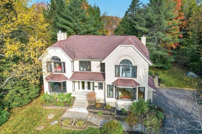 /international/ca/848-850-place-fleurie-sainte-adele-quebec-310108036115/