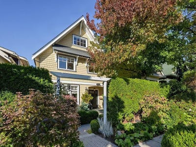 /international/ca/695-w-19th-avenue-vancouver-british-columbia-310120540510/