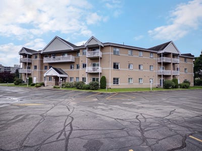 /international/ca/1950-rue-des-roitelets-chicoutimi-quebec-310120469568/