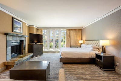 /international/ca/4050-whistler-way-210-212-whistler-british-columbia-310100536064/