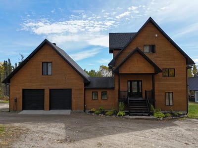 /international/ca/5130-rue-des-pionniers-port-cartier-quebec-310102565316/