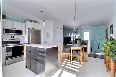 /international/ca/2564-rue-des-pelicans-jonquiere-quebec-310108270515/