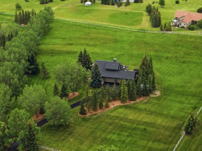 /international/ca/39-calling-horse-estates-calgary-alberta-310108864025/
