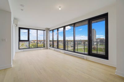 /international/ca/200-rue-marie-charles-le-moyne-le-vieux-longueuil-quebec-310108100516/