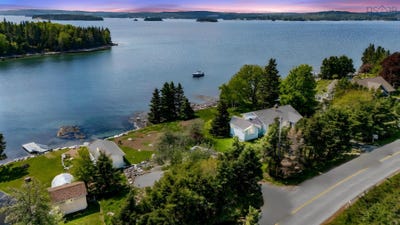 /international/ca/211-sunset-drive-glen-haven-nova-scotia-310105744777/