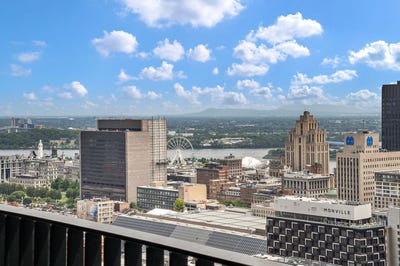 /international/ca/1205-place-phillips-montreal-quebec-310101156424/