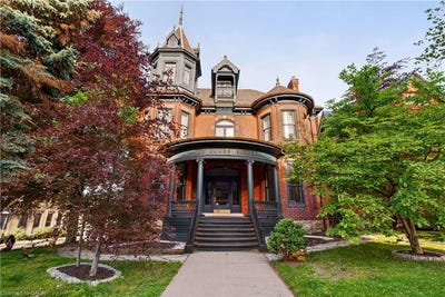 /international/ca/183-james-street-s-2-hamilton-on-hamilton-prince-edward-island-310120469824/