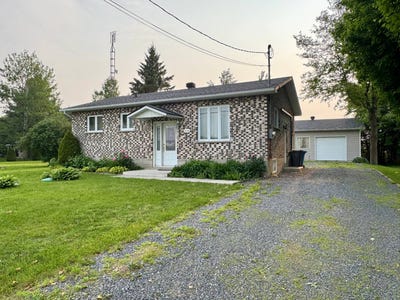 /international/ca/1046-rue-bernard-granby-qc-j2j0h8-ca-granby-quebec-310098919572/