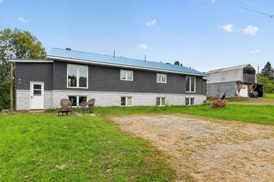 /international/ca/9-11-rue-foucault-saint-sixte-quebec-310119950879/