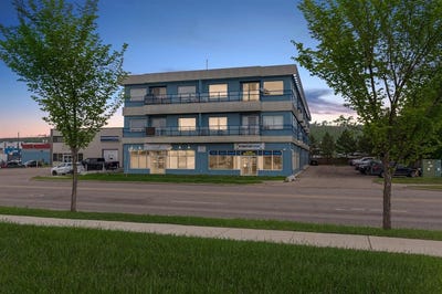 /international/ca/8026-franklin-avenue-fort-mcmurray-alberta-310105338954/