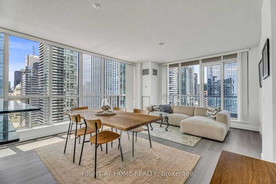 /international/ca/3202-8-york-street-toronto-ontario-310101173861/