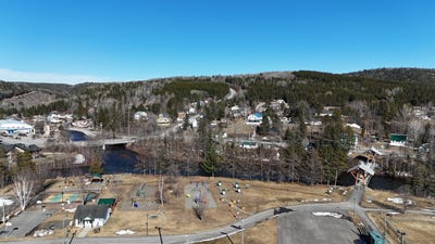 /international/ca/119-rue-lepage-causapscal-quebec-310107736522/