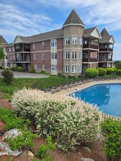 /international/ca/1290-carre-du-jaspe-charlesbourg-quebec-310106805323/