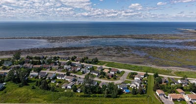 /international/ca/boul-ste-anne-rimouski-quebec-310108370521/