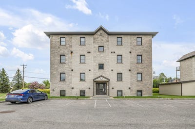 /international/ca/372-rue-laure-conan-les-chutes-de-la-chaudiere-ouest-quebec-310108600375/