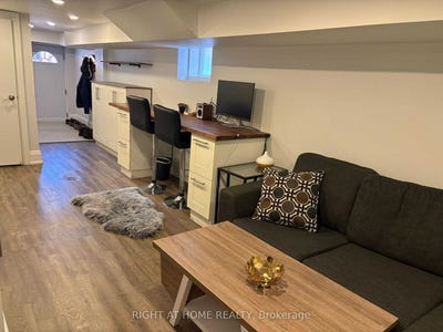 /international/ca/lower-39-amherst-avenue-toronto-ontario-310100540293/?lang=zh-cn