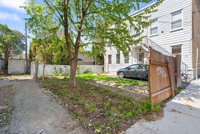 /international/ca/606-rue-christophe-colomb-o-la-cite-limoilou-quebec-310108400976/