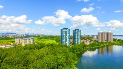 /international/ca/150-ch-de-la-pointe-sud-montreal-quebec-310106423068/