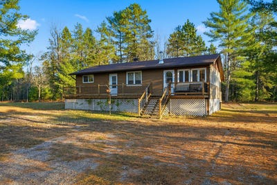 /international/ca/127-ch-benoit-l-ile-du-grand-calumet-quebec-310106134026/