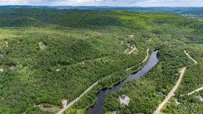 /international/ca/rue-de-la-falaise-sainte-beatrix-quebec-310103727392/