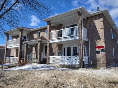 /international/ca/1217-rue-de-l-aigue-marine-charlesbourg-quebec-310107370584/